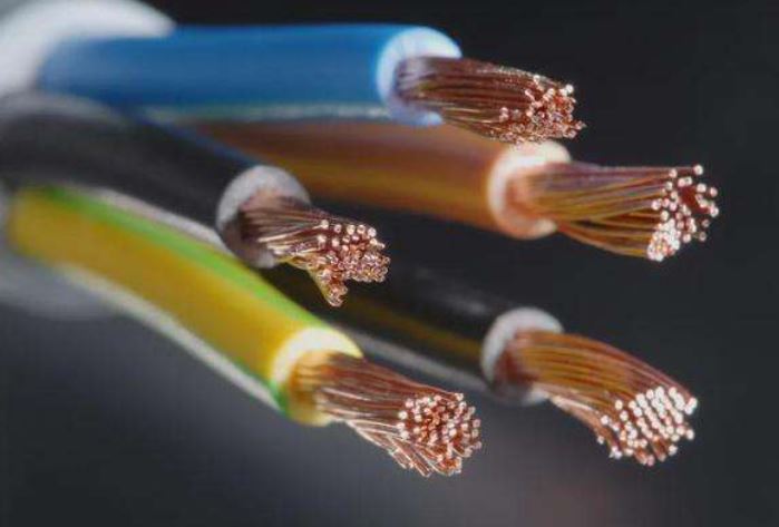如何避免電線電纜的外皮在冬天斷裂呢？